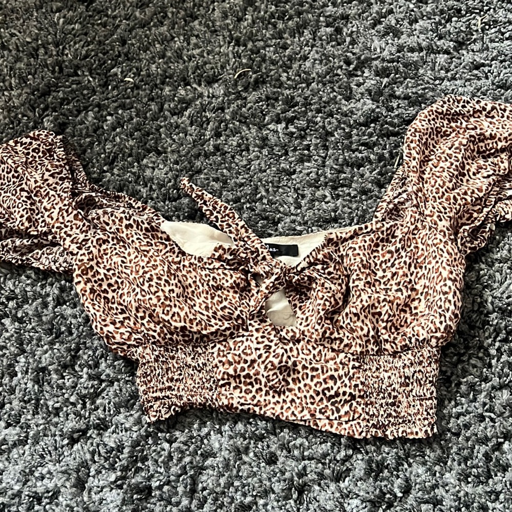 Small womens crop shirt